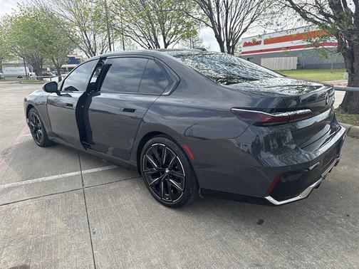 Dravit Grey Metallic 2023 BMW 740 i