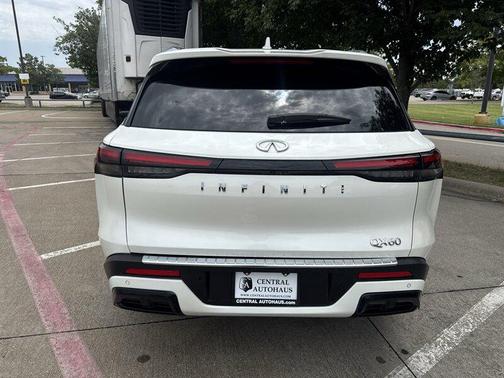 Majestic White 2025 INFINITI QX60 Luxe