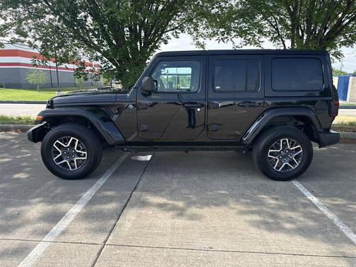 Black Clearcoat 2025 Jeep Wrangler 4-Door Sahara 4x4