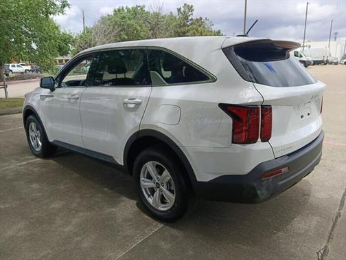 2023 Kia Sorento LX