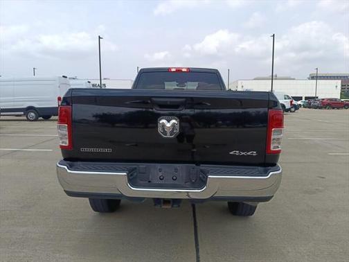 2023 RAM 2500 Big Horn Crew Cab 4x4 8' Box