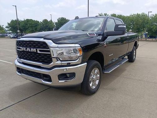 2023 RAM 2500 Big Horn Crew Cab 4x4 8' Box
