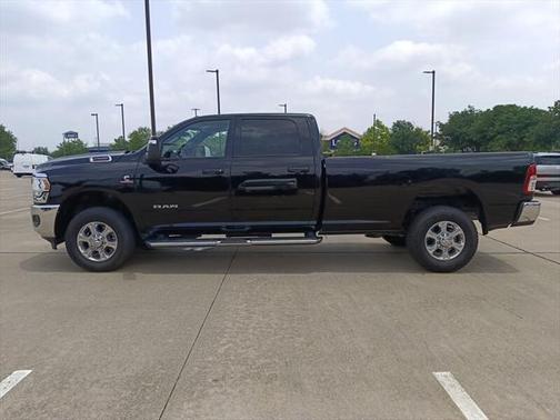 2023 RAM 2500 Big Horn Crew Cab 4x4 8' Box