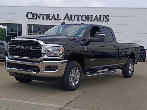 2023 RAM 2500 Big Horn Crew Cab 4x4 8' Box