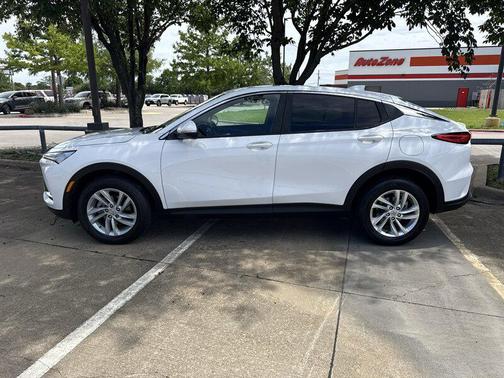 Summit White 2025 Buick Envista Preferred FWD