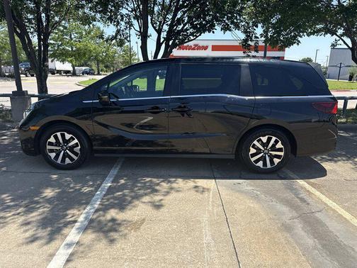 Crystal Black Pearl 2025 Honda Odyssey EX-L