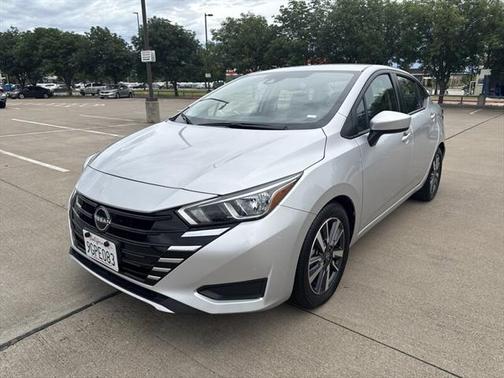 2023 Nissan Versa 1.6 SV