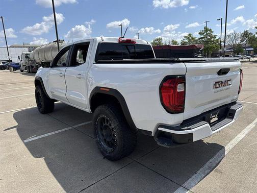 Summit White 2024 GMC Canyon Elevation