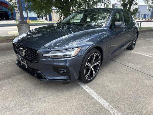 Denim Blue Metallic 2024 Volvo S60 B5 Plus Dark Theme