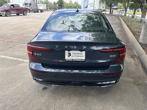 Denim Blue Metallic 2024 Volvo S60 B5 Plus Dark Theme