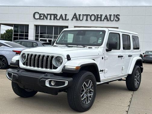Bright White Clearcoat 2025 Jeep Wrangler 4-Door Sahara 4x4
