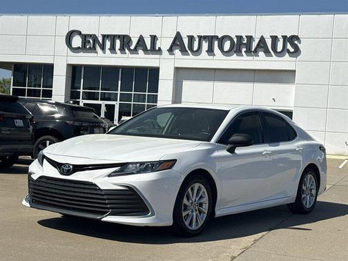 Ice Cap 2023 Toyota Camry LE