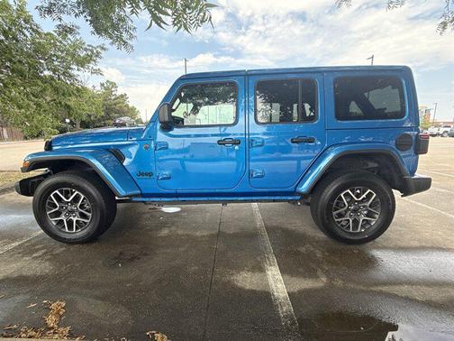 2025 Jeep Wrangler 4-Door Sahara 4x4