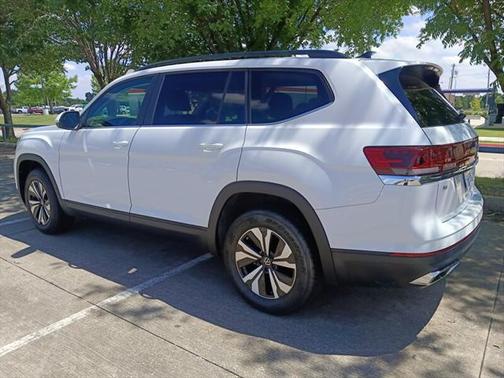 2024 Volkswagen Atlas 2.0T SE