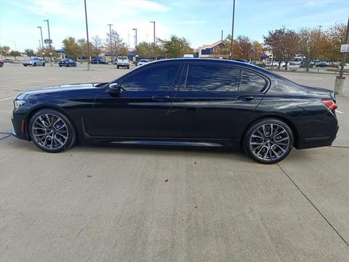 2022 BMW 740 i