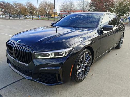 2022 BMW 740 i