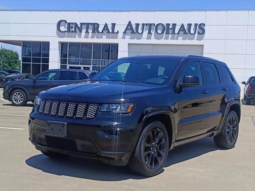 2022 Jeep Grand Cherokee Laredo