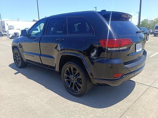 2022 Jeep Grand Cherokee Laredo