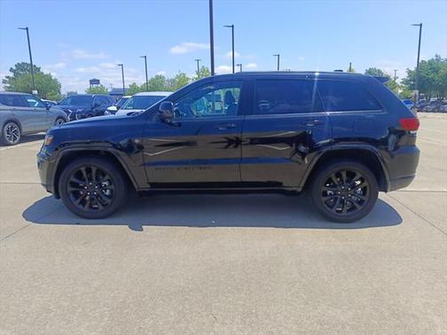 2022 Jeep Grand Cherokee Laredo