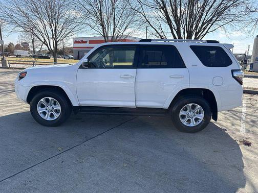 2024 Toyota 4Runner SR5