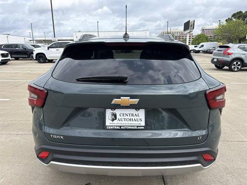 Sterling Gray Metallic 2025 Chevrolet Trax LT