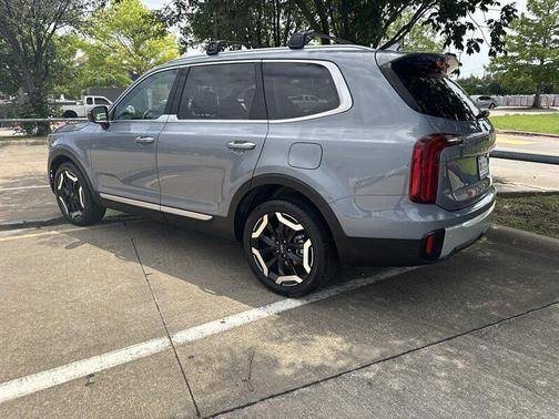Everlasting Silver 2025 Kia Telluride S