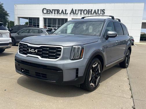 Everlasting Silver 2025 Kia Telluride S