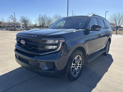 2025 Ford Expedition Active