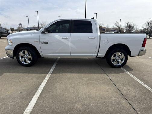 2016 RAM 1500 SLT