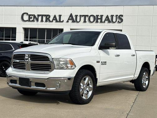 2016 RAM 1500 SLT