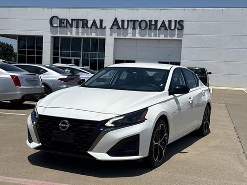2025 Nissan Altima SR FWD