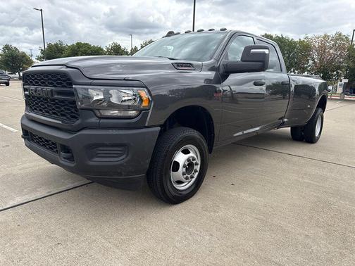 2024 RAM 3500 Tradesman Crew Cab 4x4 8' Box