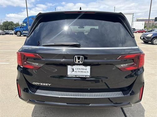 Crystal Black Pearl 2025 Honda Odyssey EX-L