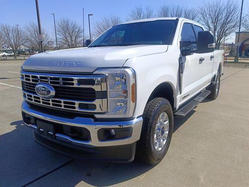 Oxford White 2024 Ford F-250 XLT