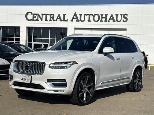 2024 Volvo XC90 B6 Plus Bright Theme 7-Seater