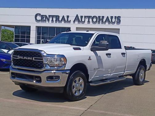 2023 RAM 2500 Big Horn Crew Cab 4x4 8' Box