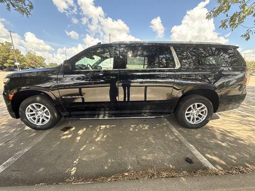 2024 Chevrolet Suburban LT