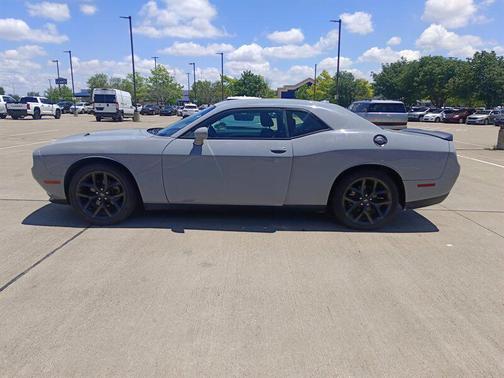 2021 Dodge Challenger SXT