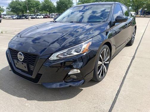 2022 Nissan Altima SR FWD