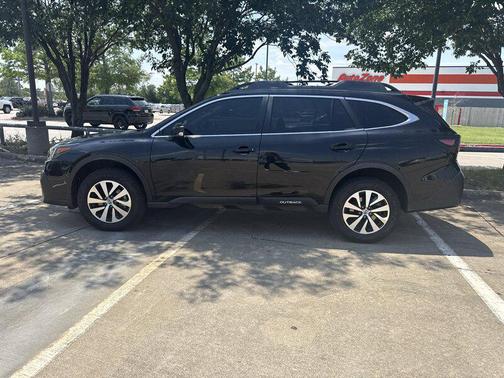 Crystal Black Silica 2022 Subaru Outback Base