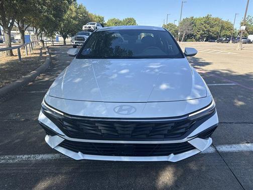 2025 Hyundai ELANTRA SEL