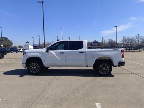2022 Chevrolet Silverado 1500 Custom Trail Boss