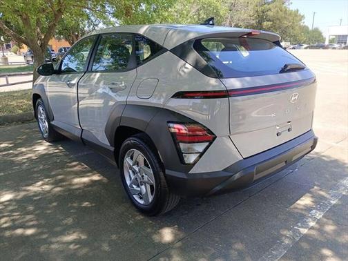 2024 Hyundai KONA SE
