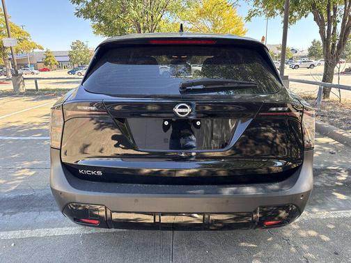 2025 Nissan Kicks S