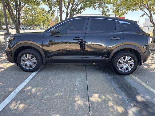 2025 Nissan Kicks S