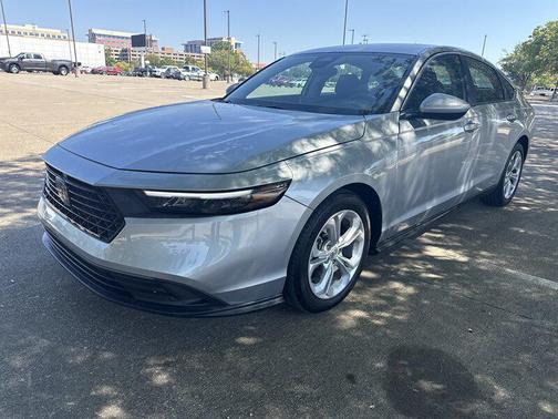 2025 Honda Accord LX 1.5T