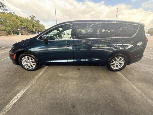 2025 Chrysler Pacifica L