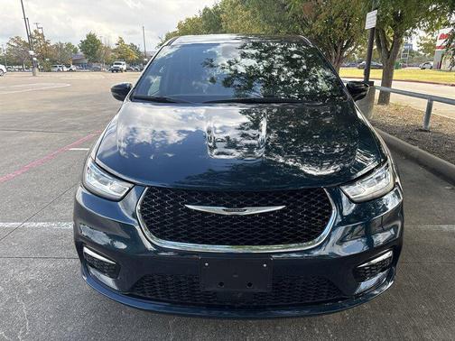 2025 Chrysler Pacifica L