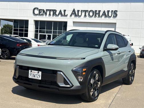 2025 Hyundai KONA SEL