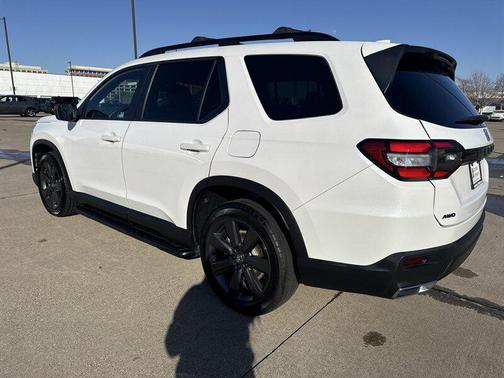 2023 Honda Pilot AWD Sport